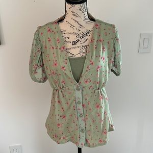 Lovely green and pink summer top size 10.